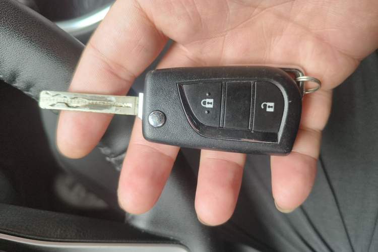 Used Toyota RAV4 2022 2.0L CVT Two-Wheel Drive Urban Edition Vehicle Key