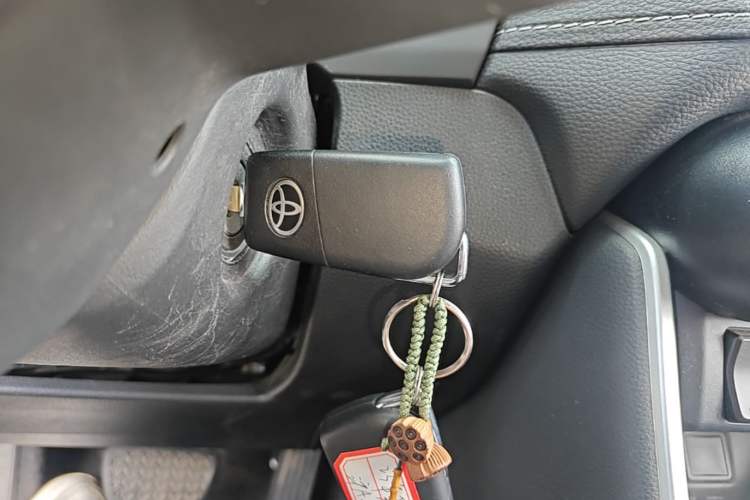 Used Toyota RAV4 2022 2.0L CVT Two-Wheel Drive Urban Edition Vehicle Key