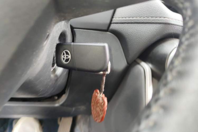 Used Toyota RAV4 2022 2.0L CVT Two-Wheel Drive Urban Edition Vehicle Key