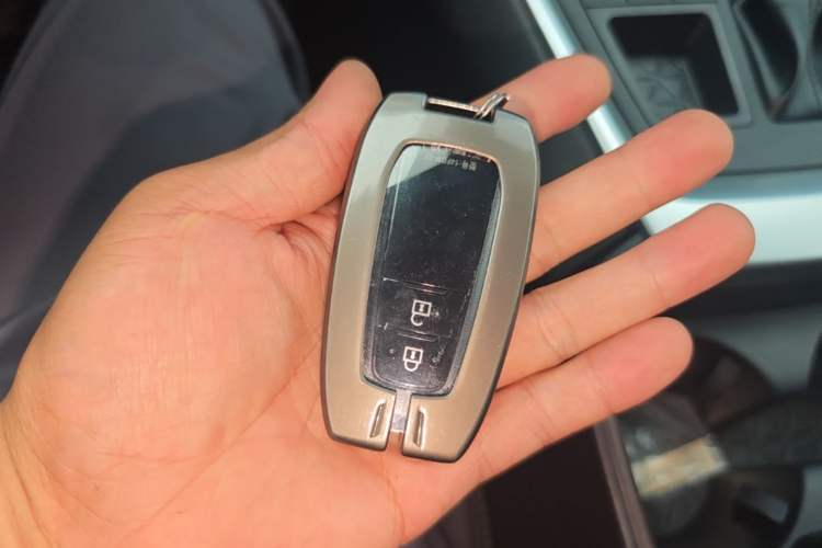 Used Toyota RAV4 2022 2.0L CVT 4x4 Style Plus Edition Vehicle Key