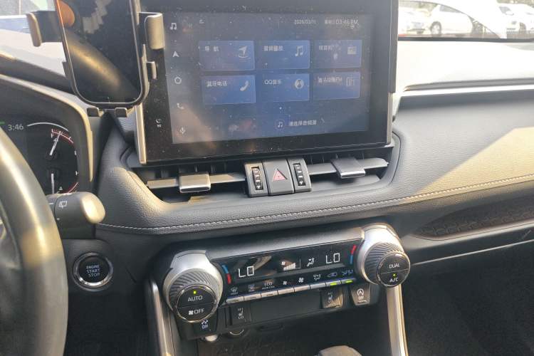 Used Toyota RAV4 2022 2.0L CVT Two-Wheel Drive Prestige Edition Audio And AC Panel