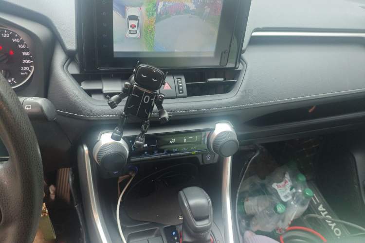Used Toyota RAV4 2022 2.0L CVT Two-Wheel Drive Urban Edition Audio And AC Panel