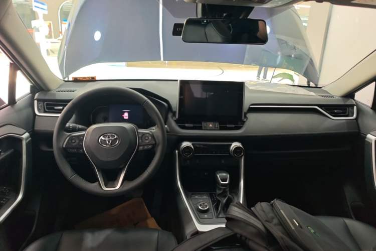 Used Toyota RAV4 2022 Dual-Engine 2.5L E-CVT Four-Wheel Drive Elite Plus Edition Center Console