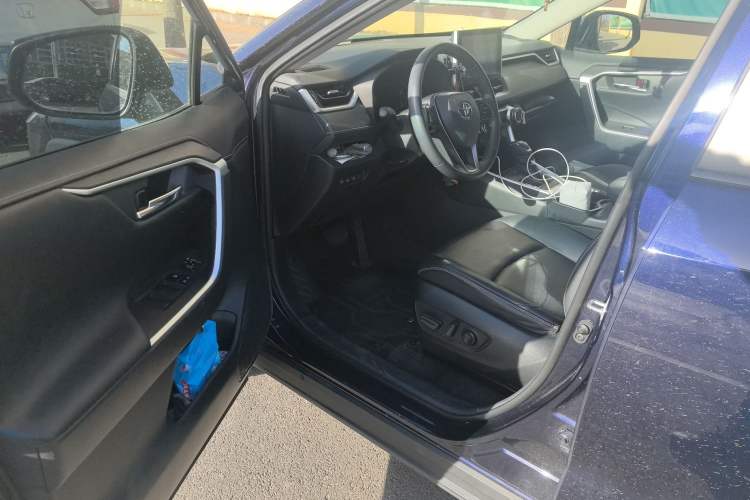 Used Toyota RAV4 2022 2.0L CVT Two-Wheel Drive Fashion Plus Edition Driver Seat