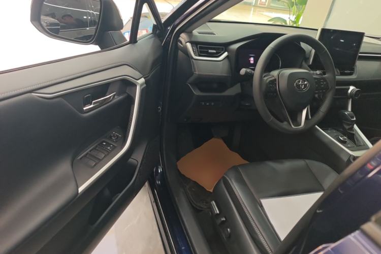 Used Toyota RAV4 2022 Dual-Engine 2.5L E-CVT Four-Wheel Drive Elite Plus Edition Driver Seat