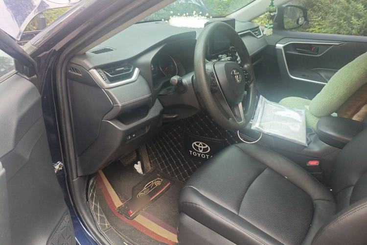 Used Toyota RAV4 2022 2.0L CVT Two-Wheel Drive Urban Edition Driver Seat
