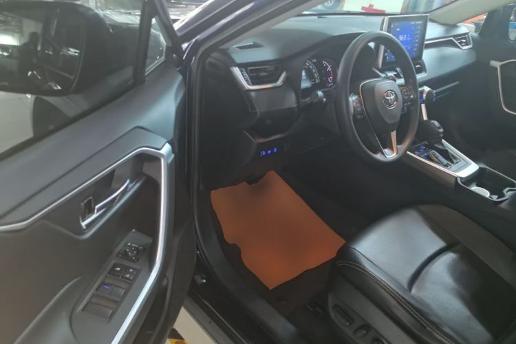 Used Toyota RAV4 2022 2.0L CVT Two-Wheel Drive Fashion Edition Driver Seat