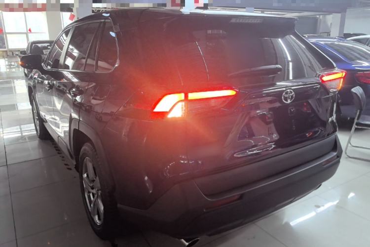Used Toyota RAV4 2022 2.0L CVT Two-Wheel Drive Fashion Edition Exterior 2