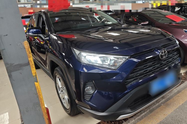 Used Toyota RAV4 2022 2.0L CVT Two-Wheel Drive Fashion Plus Edition Front Right 45 Deg