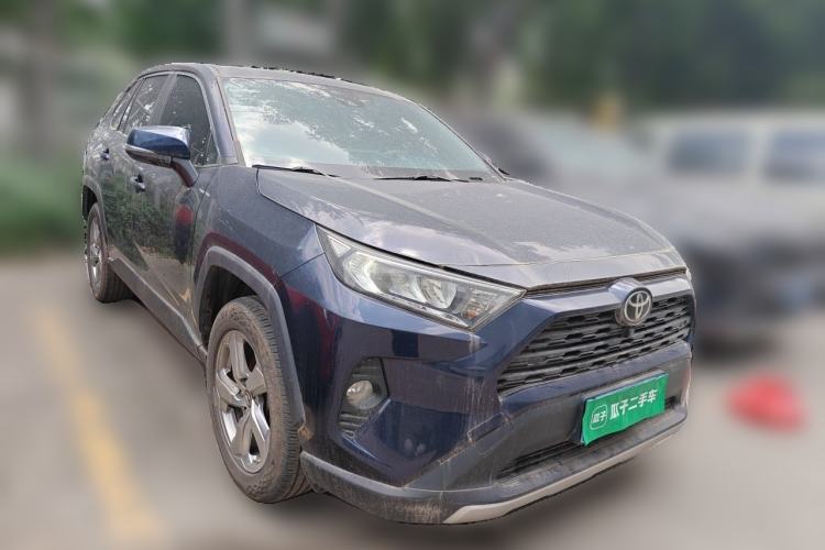 Used Toyota RAV4 2022 2.0L CVT Two-Wheel Drive Fashion Plus Edition Front Right 45 Deg
