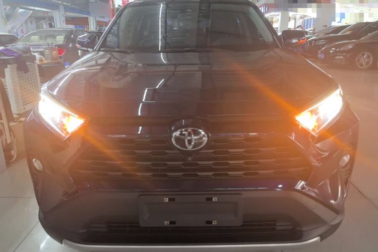 Used Toyota RAV4 2022 2.0L CVT Two-Wheel Drive Fashion Edition Front
