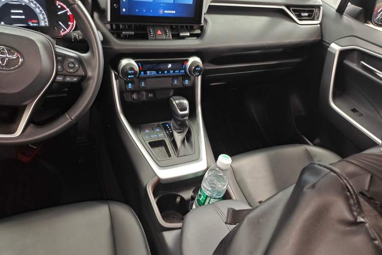 Used Toyota RAV4 2022 2.0L CVT Two-Wheel Drive Fashion Plus Edition Gear Lever
