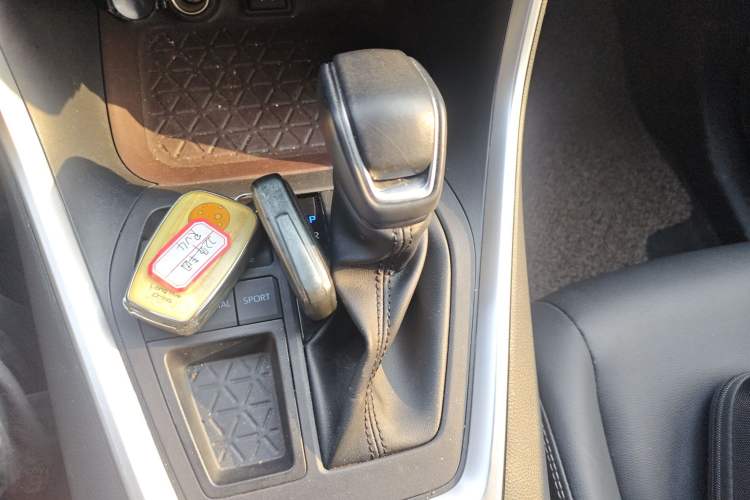 Used Toyota RAV4 2022 2.0L CVT Two-Wheel Drive Prestige Edition Gear Lever