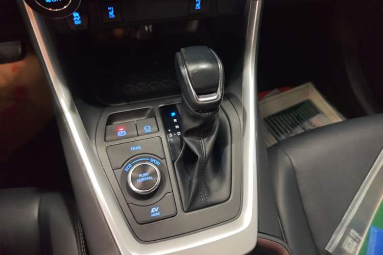 Used Toyota RAV4 2022 Dual-Engine 2.5L E-CVT Four-Wheel Drive Elite Plus Edition Gear Lever