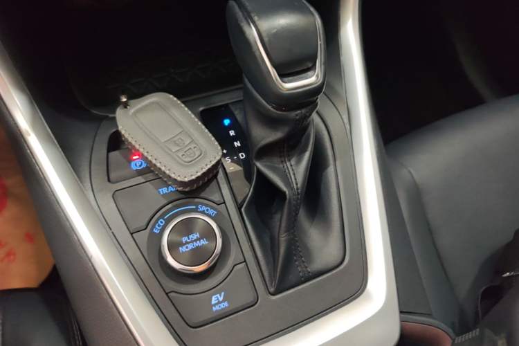 Used Toyota RAV4 2022 Dual-Engine 2.5L E-CVT Four-Wheel Drive Elite Plus Edition Gear Lever