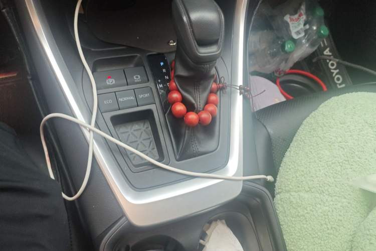Used Toyota RAV4 2022 2.0L CVT Two-Wheel Drive Urban Edition Gear Lever