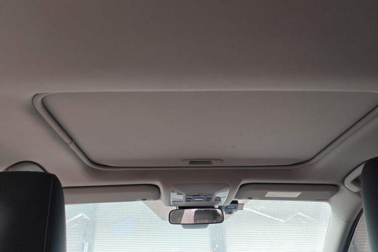 Used Toyota RAV4 2022 2.0L CVT Two-Wheel Drive Fashion Plus Edition Headliner