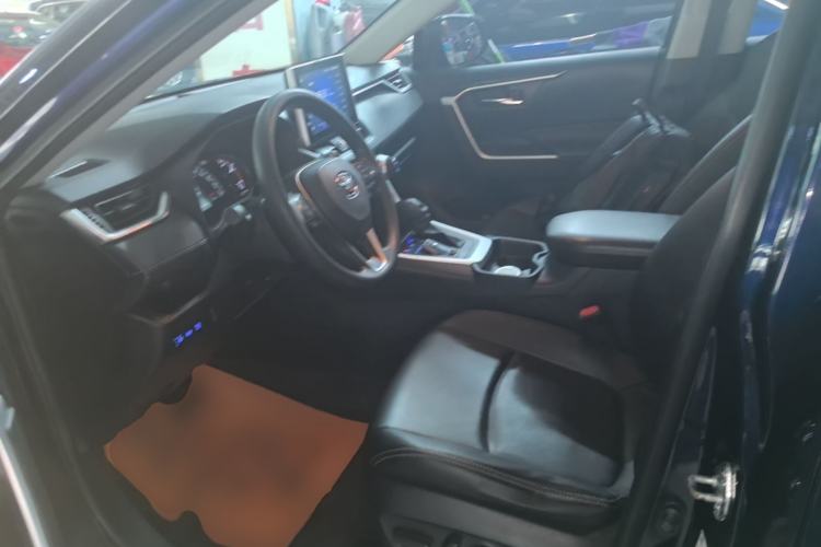 Used Toyota RAV4 2022 2.0L CVT Two-Wheel Drive Fashion Edition Left Front Seat