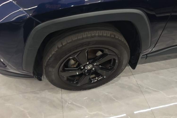 Used Toyota RAV4 2022 Dual-Engine 2.5L E-CVT Four-Wheel Drive Elite Plus Edition Left Front Wheel Hub