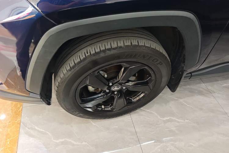 Used Toyota RAV4 2022 Dual-Engine 2.5L E-CVT Four-Wheel Drive Elite Plus Edition Left Front Wheel Hub