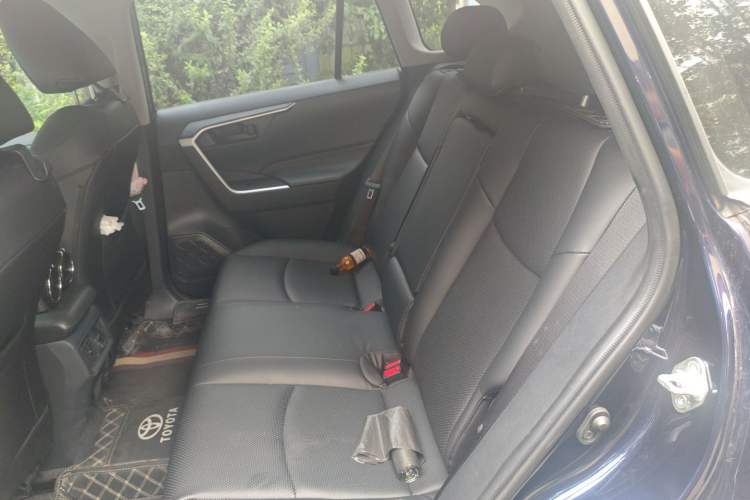 Used Toyota RAV4 2022 2.0L CVT Two-Wheel Drive Urban Edition Left Rear Seat