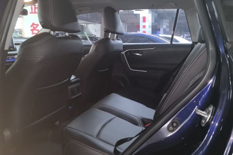 Used Toyota RAV4 2022 2.0L CVT Two-Wheel Drive Fashion Edition Left Rear Seat
