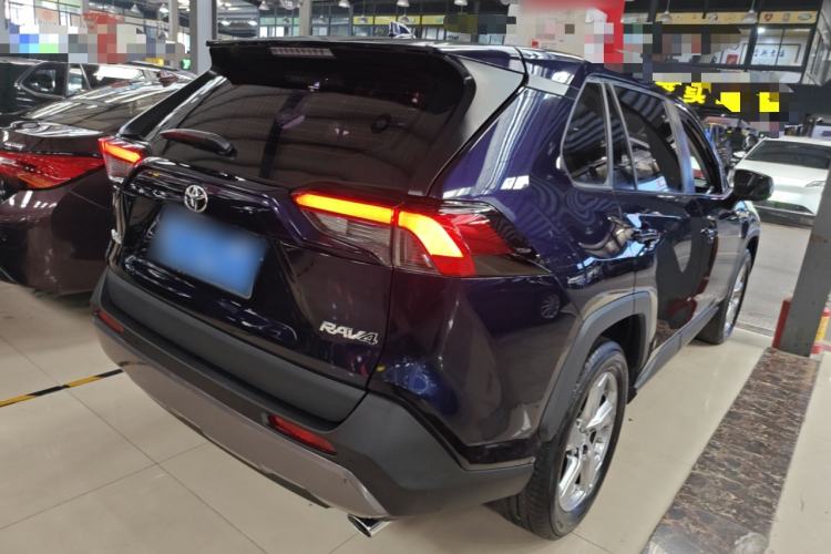 Used Toyota RAV4 2022 2.0L CVT Two-Wheel Drive Fashion Plus Edition Rear Right 45 Deg