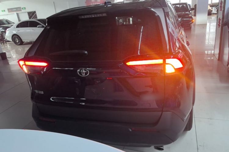 Used Toyota RAV4 2022 2.0L CVT Two-Wheel Drive Fashion Edition Rear