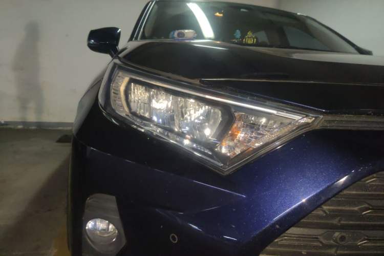 Used Toyota RAV4 2022 2.0L CVT Two-Wheel Drive Fashion Plus Edition Right Front Headlight