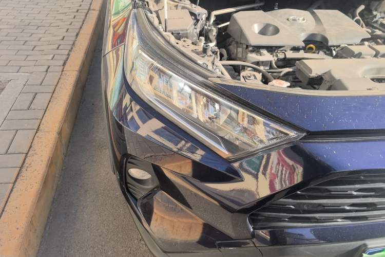 Used Toyota RAV4 2022 2.0L CVT Two-Wheel Drive Fashion Plus Edition Right Front Headlight