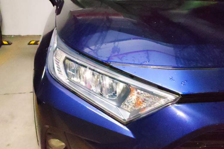 Used Toyota RAV4 2022 Dual-Engine 2.5L E-CVT Four-Wheel Drive Elite Plus Edition Right Front Headlight