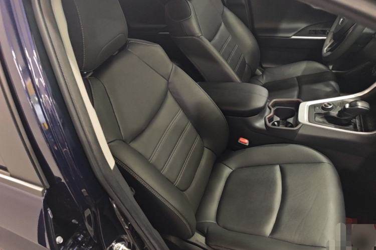 Used Toyota RAV4 2022 Dual-Engine 2.5L E-CVT Four-Wheel Drive Elite Plus Edition Right Front Seat