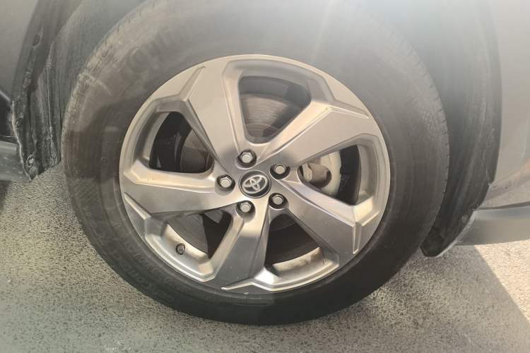 Used Toyota RAV4 2022 2.0L CVT Two-Wheel Drive Fashion Plus Edition Right Front Wheel Hub