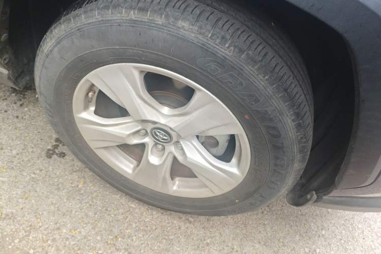 Used Toyota RAV4 2022 2.0L CVT Two-Wheel Drive Urban Edition Right Front Wheel Hub