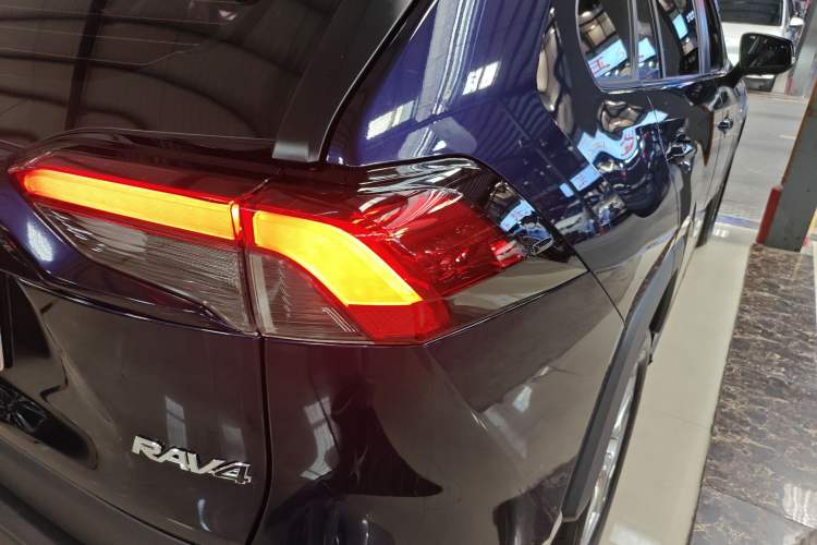 Used Toyota RAV4 2022 2.0L CVT Two-Wheel Drive Fashion Plus Edition Right Rear Taillight