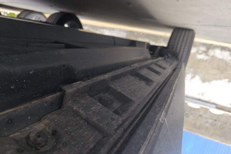 Used Toyota RAV4 2022 2.0L CVT Two-Wheel Drive Prestige Edition Right Side Sill