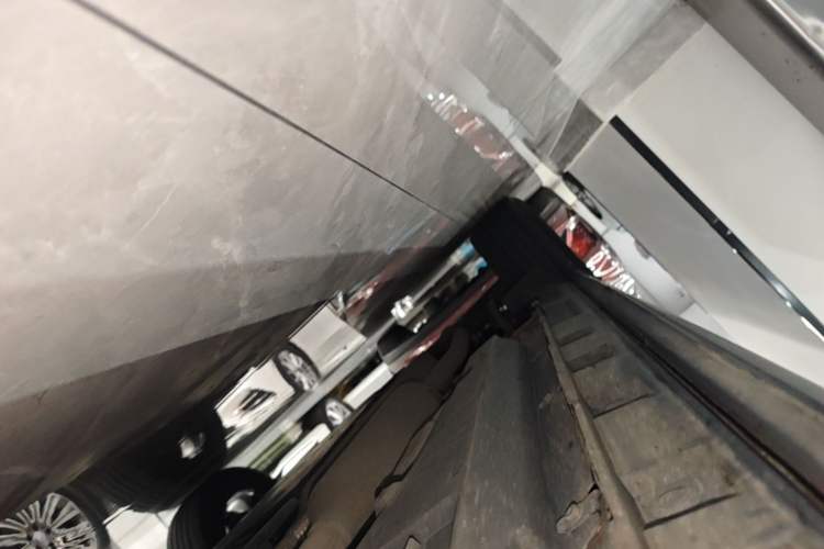 Used Toyota RAV4 2022 Dual-Engine 2.5L E-CVT Four-Wheel Drive Elite Plus Edition Right Side Sill