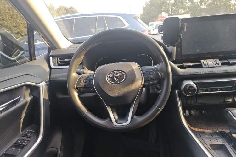 Used Toyota RAV4 2022 2.0L CVT Two-Wheel Drive Prestige Edition Steering Wheel