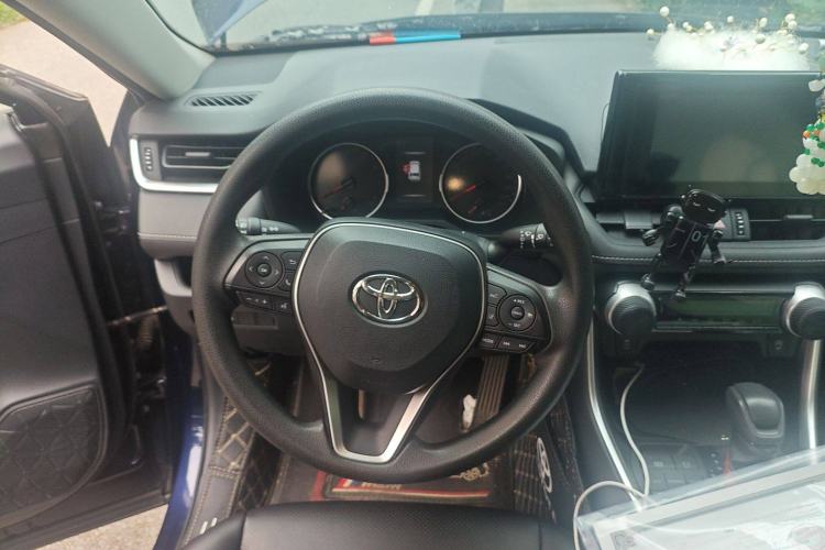 Used Toyota RAV4 2022 2.0L CVT Two-Wheel Drive Urban Edition Steering Wheel
