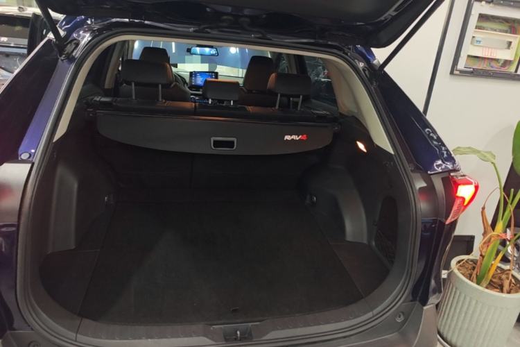 Used Toyota RAV4 2022 Dual-Engine 2.5L E-CVT Four-Wheel Drive Elite Plus Edition Trunk