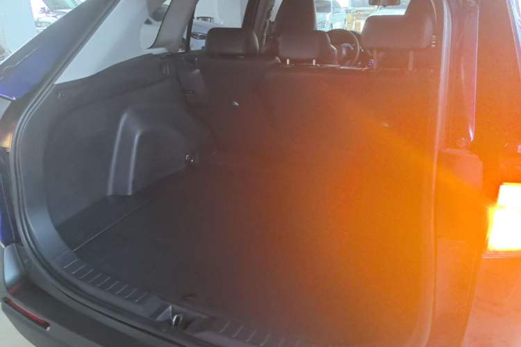 Used Toyota RAV4 2022 2.0L CVT Two-Wheel Drive Fashion Edition Trunk