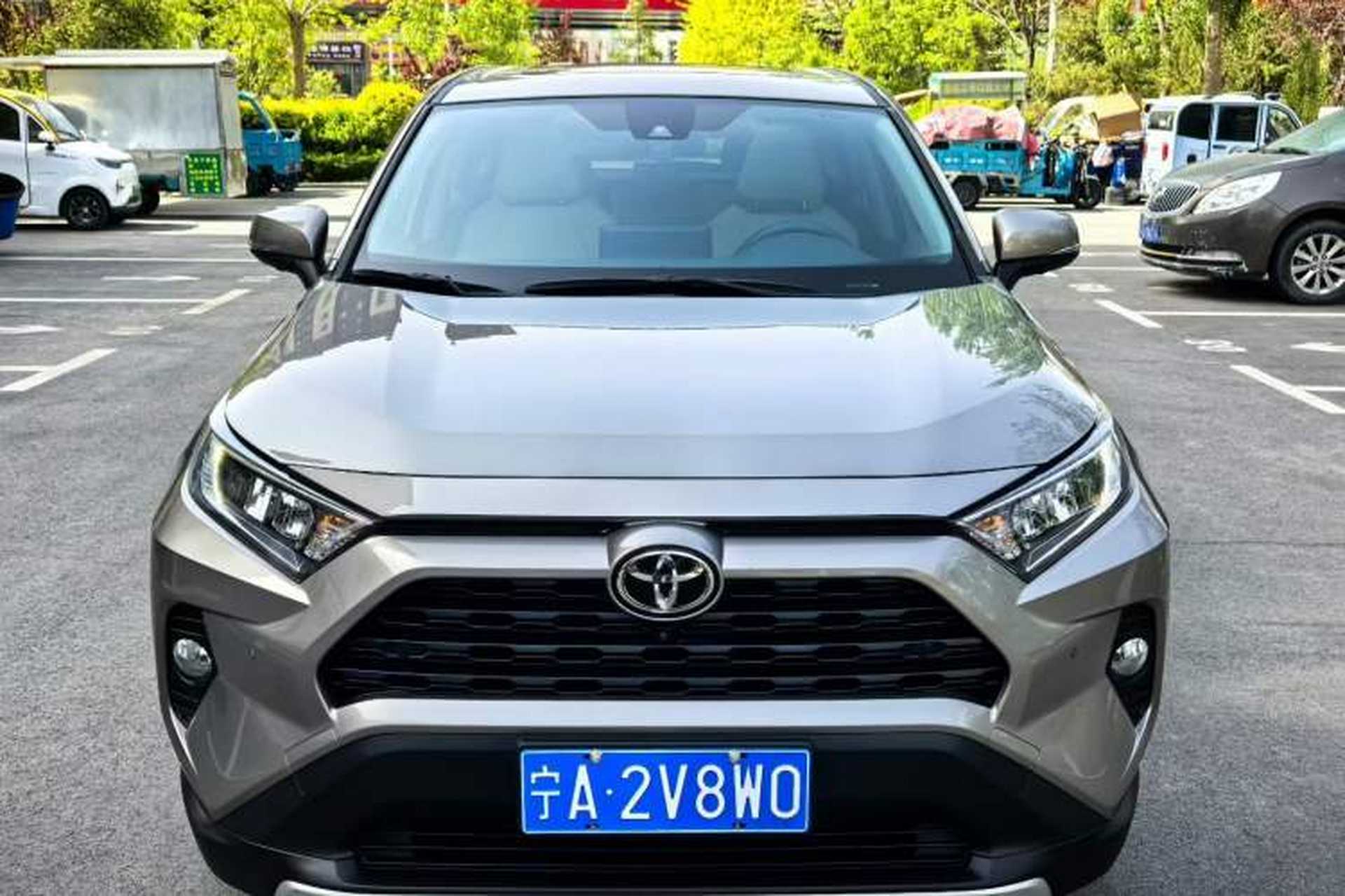 Used Toyota RAV4 2022 2.0L CVT Two-Wheel Drive Fashion Plus Edition Exterior 1