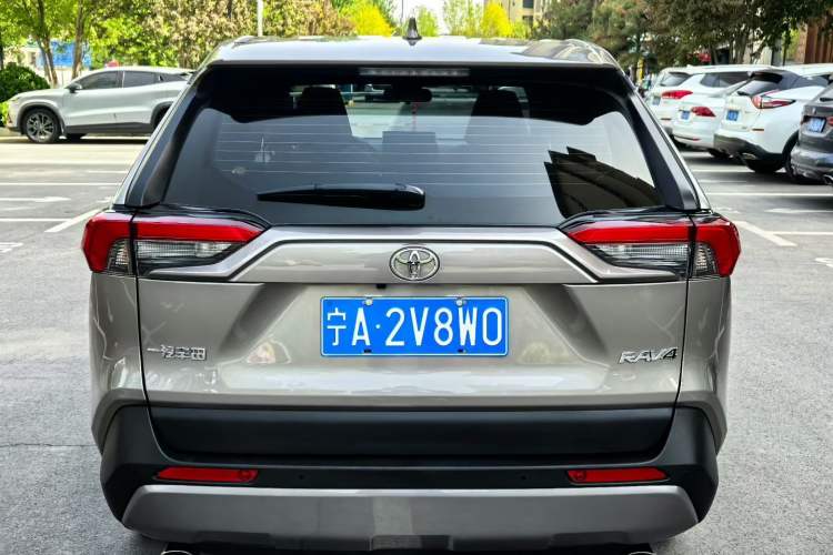 Used Toyota RAV4 2022 2.0L CVT Two-Wheel Drive Fashion Plus Edition Exterior 5