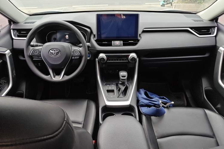 Used Toyota RAV4 2022 Dual-Engine 2.5L E-CVT Two-Wheel Drive Elite Edition Center Console