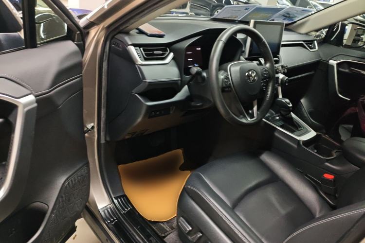 Used Toyota RAV4 2022 2.0L CVT Two-Wheel Drive Fashion Plus Edition Driver Seat