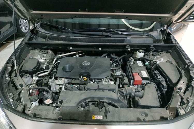 Used Toyota RAV4 2022 2.0L CVT 4x4 Style Plus Edition Engine Bay