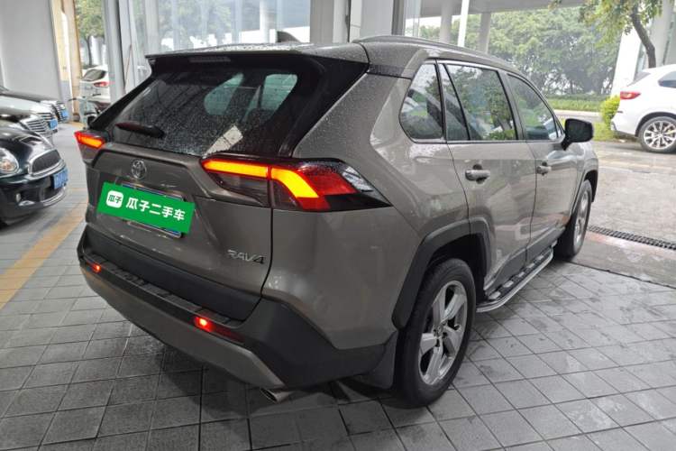 Used Toyota RAV4 2022 2.0L CVT Two-Wheel Drive Fashion Plus Edition Exterior 5