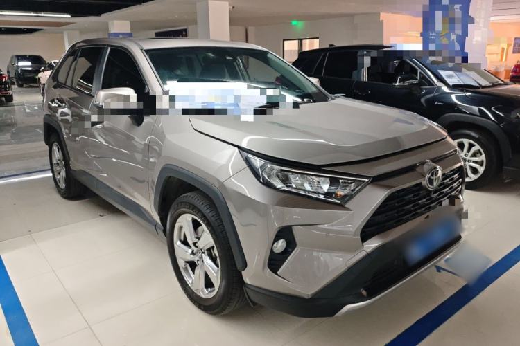 Used Toyota RAV4 2022 2.0L CVT Two-Wheel Drive Fashion Plus Edition Front Right 45 Deg