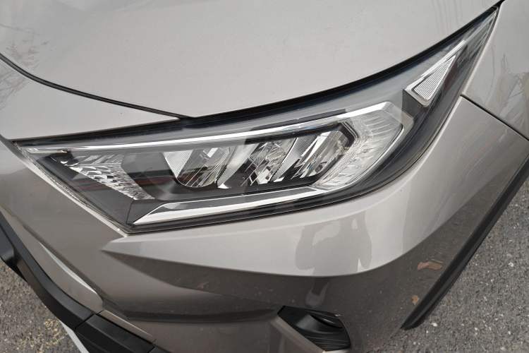 Used Toyota RAV4 2022 Dual-Engine 2.5L E-CVT Two-Wheel Drive Elite Edition Left Front Headlight