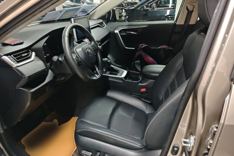 Used Toyota RAV4 2022 2.0L CVT Two-Wheel Drive Fashion Plus Edition Left Front Seat